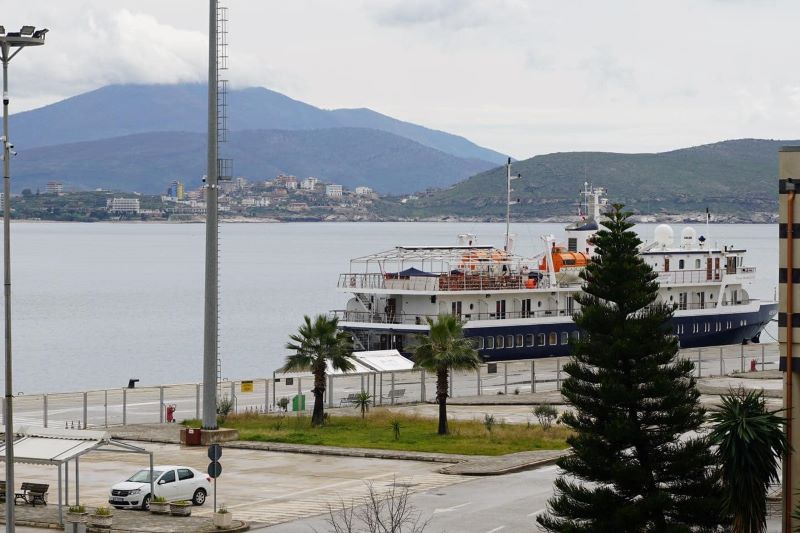 Mberrin ne Sarande krocera e pare per 2023 nga SHBA, Rama: Ogur i mire per sezonin turistik